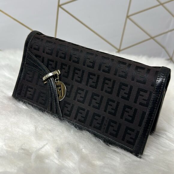💯Authentic Fendi Long Bi-fold Wallet🍀 - Picture 11 of 12